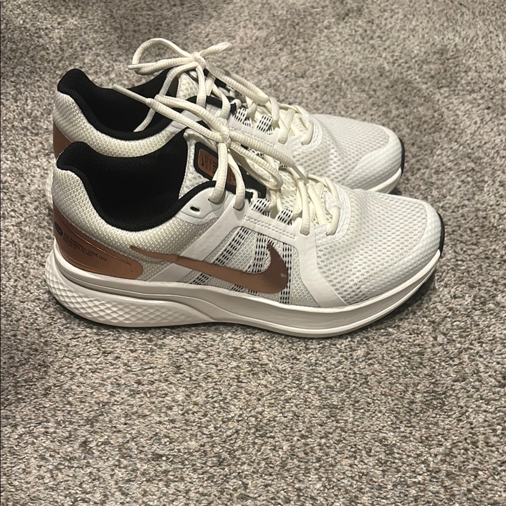 Nike Women's White and Tan Running Shoes